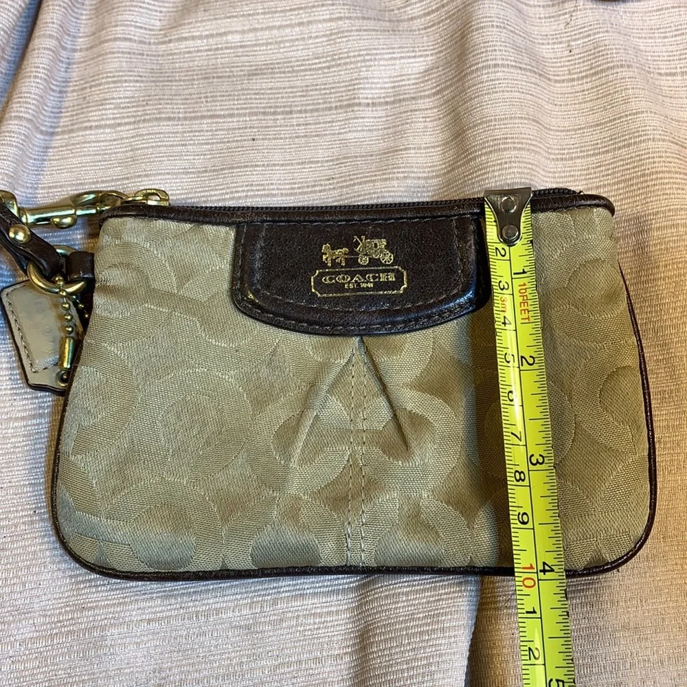 Coach preloved great